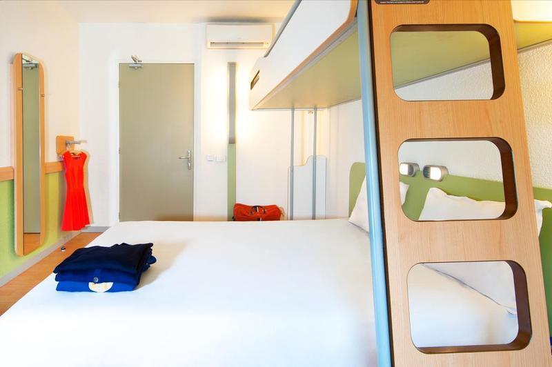 ibis budget Nanterre La Defense Exterior foto