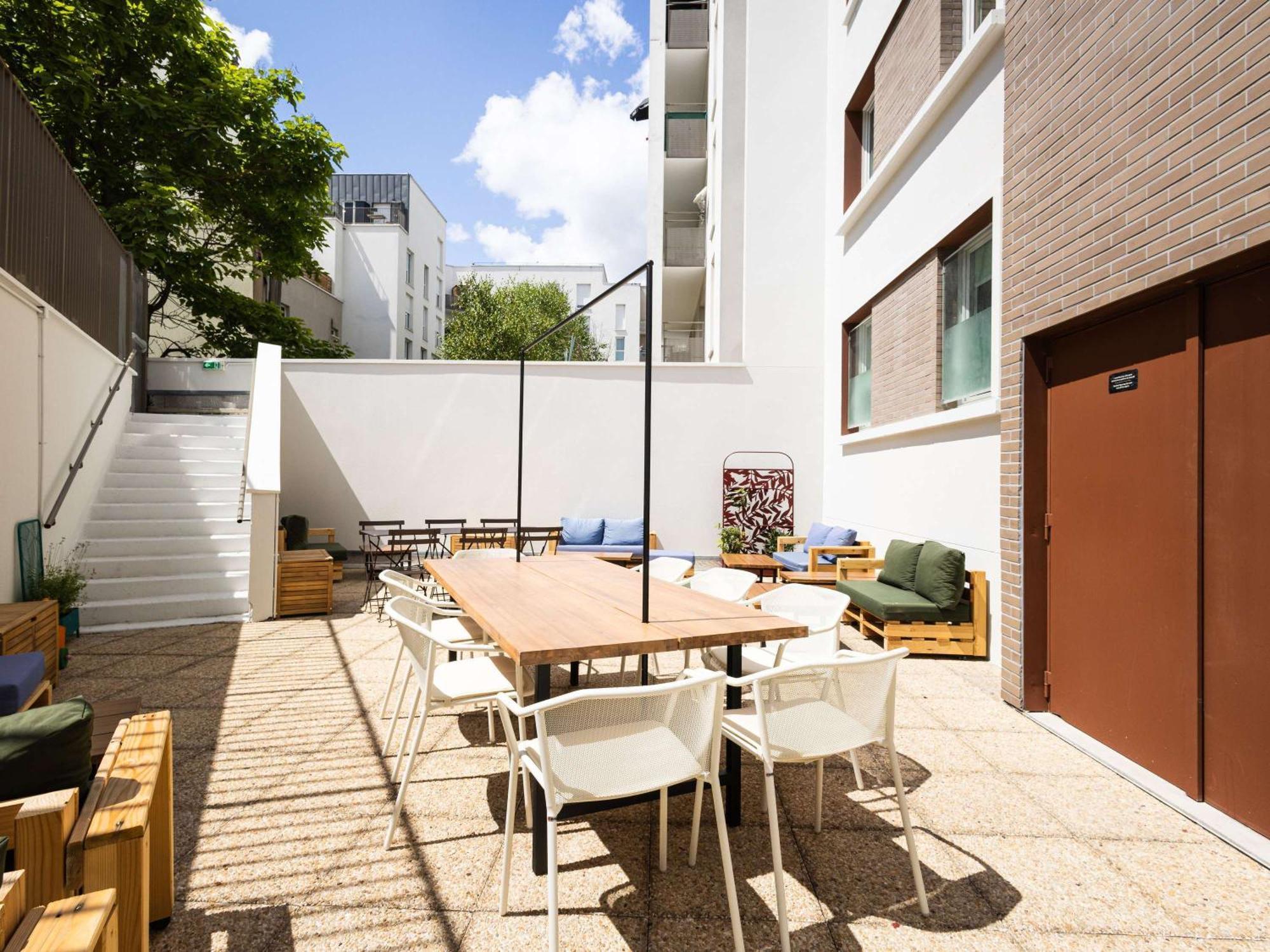 ibis budget Nanterre La Defense Exterior foto